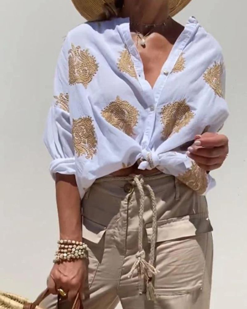 Lina – Elegantsete tikanditega pluus