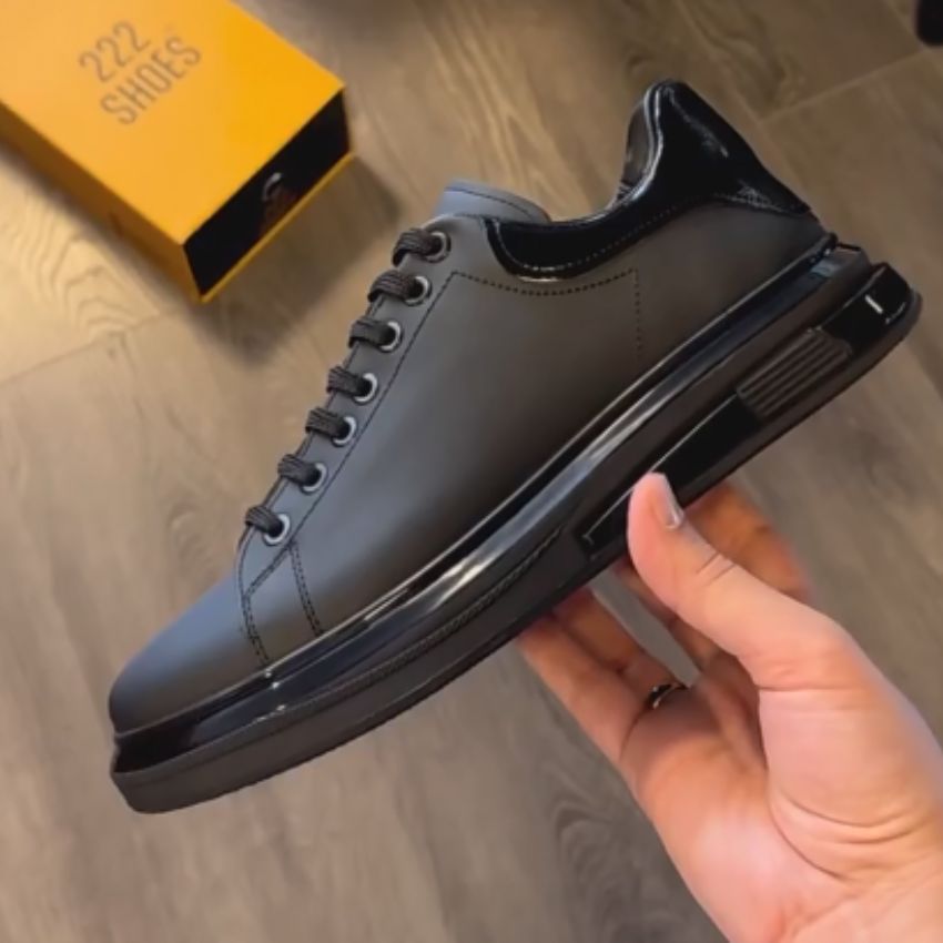 Alexander™ | Sneaker Chic meestele