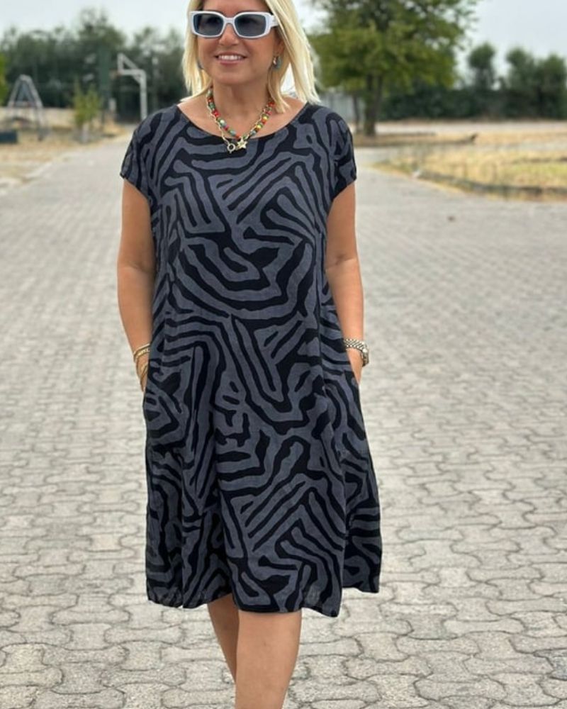 Nelia™ - Suvine kleit ümmarguse kaelusega ja kauni mustriga
