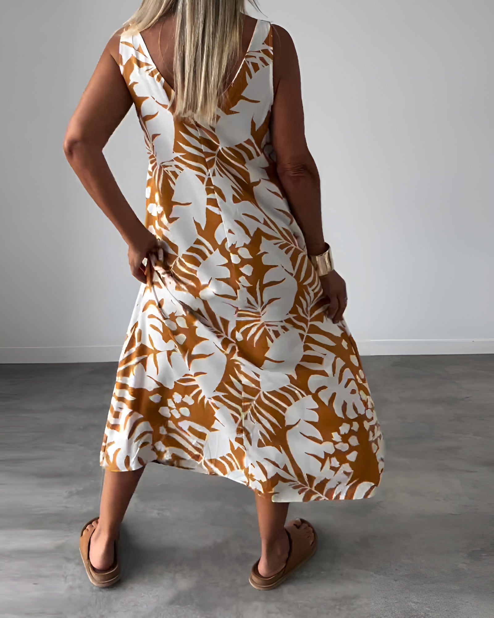 Liora – Suvine kleit troopilise mustriga