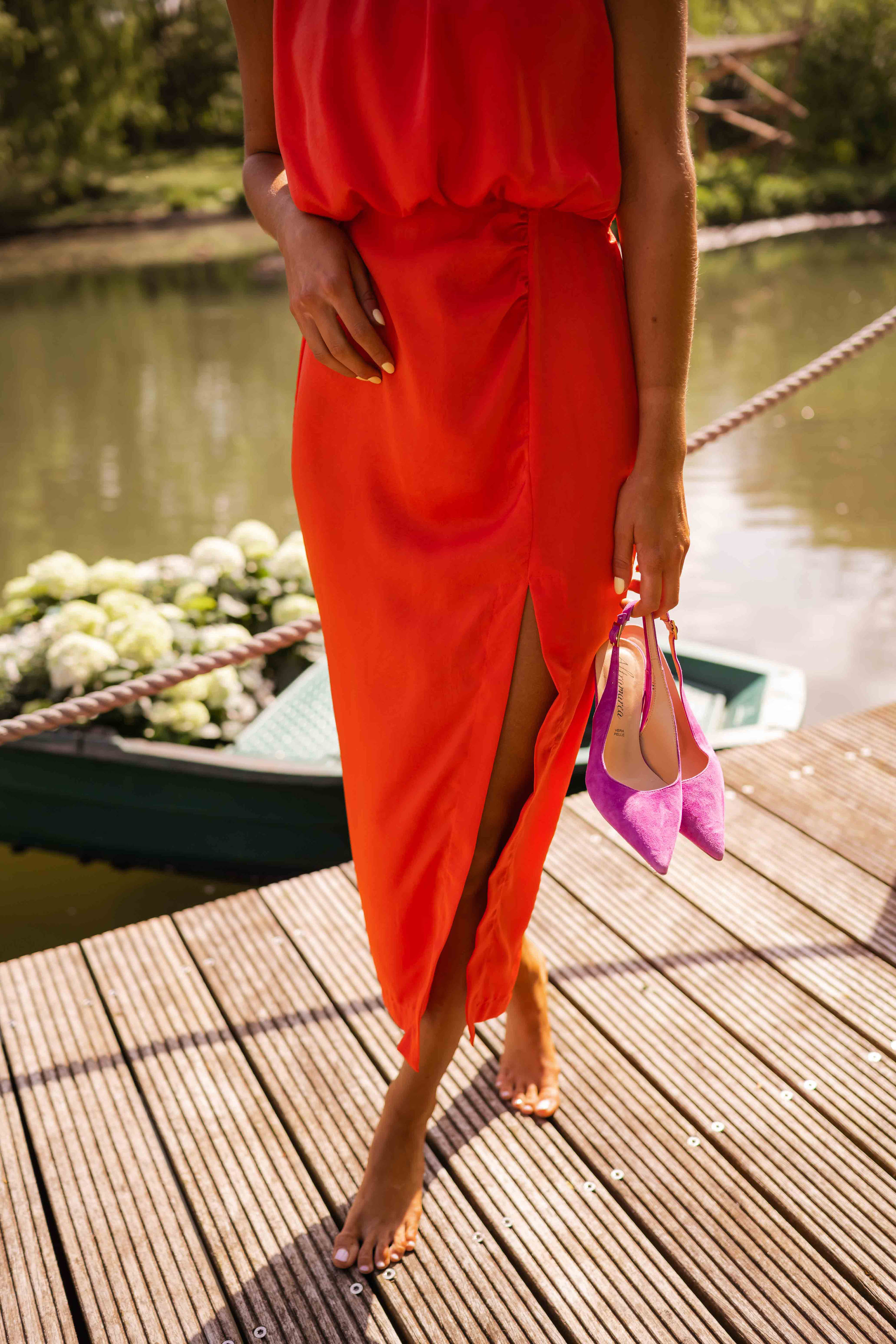 Geneviève™ – Elegantne Õlavarreta Midi Kleit