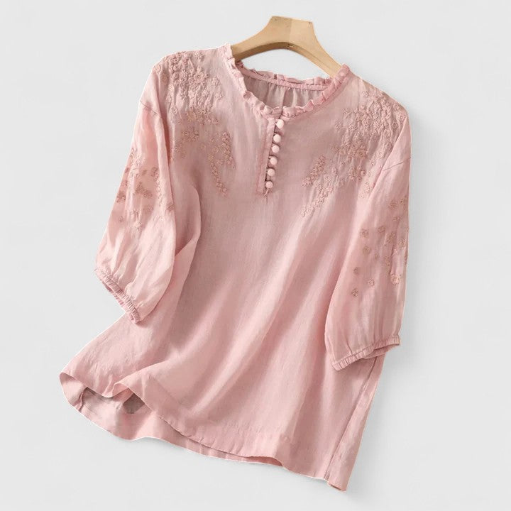 Janet™ – Tikitud nööpidega pluus ajatu elegantsiga
