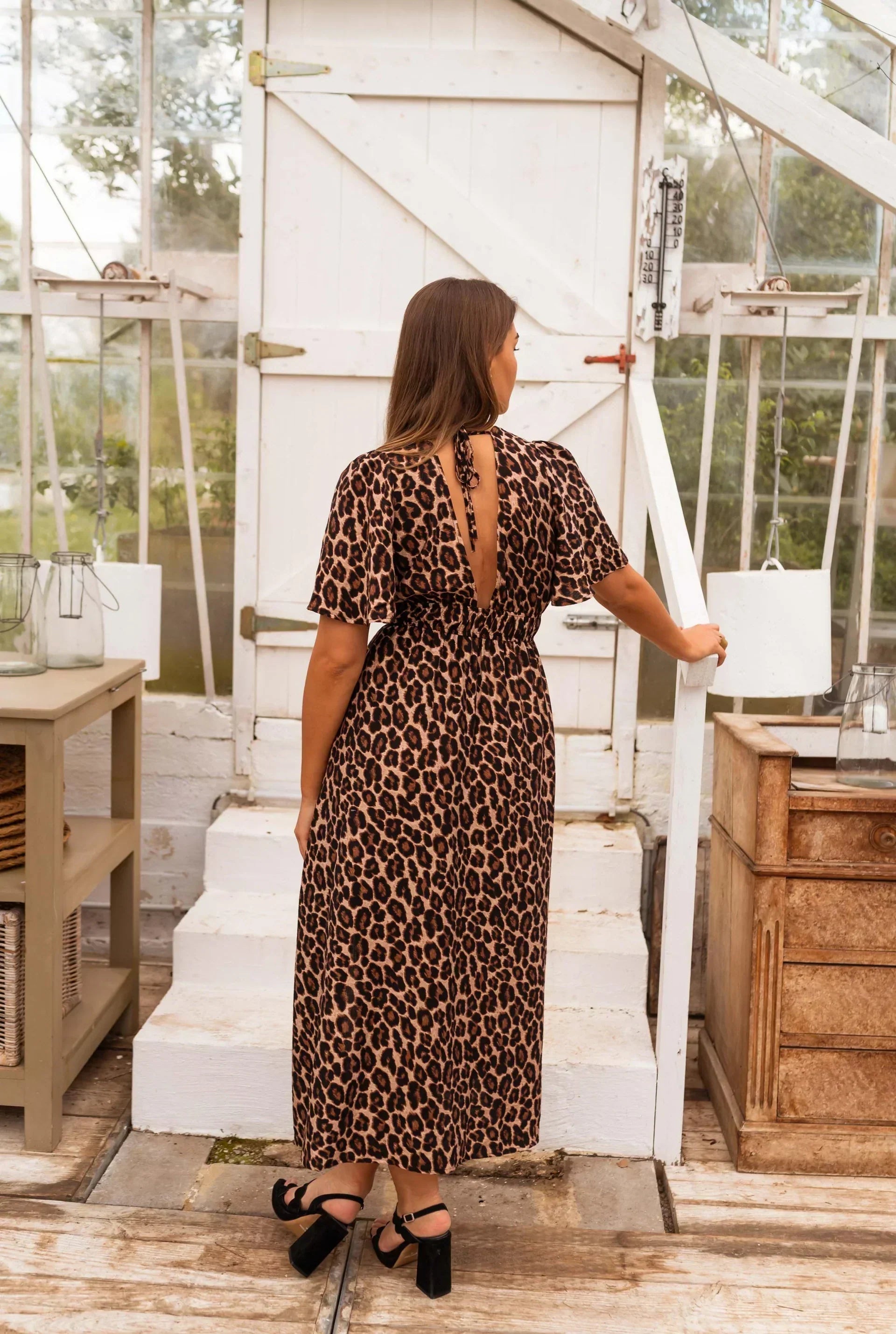 Elvina™ – Leopardimustriga Maxi Kleit